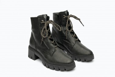 Woman shoes model Ellen color black | DLSport®